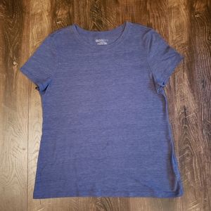 OLD NAVY T-SHIRT